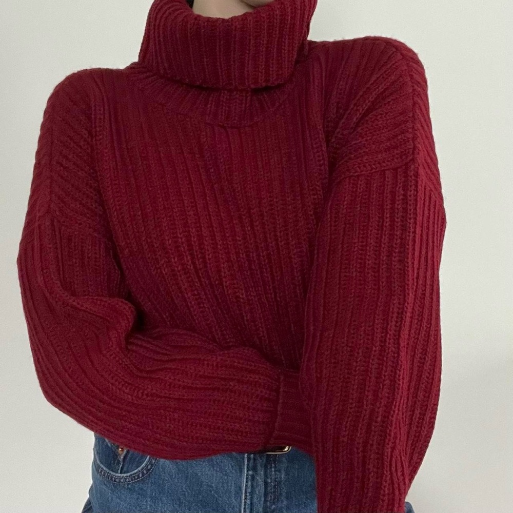 143 Shop Women’s Autumn and Winter Burgundy Medium Turtleneck Sweater